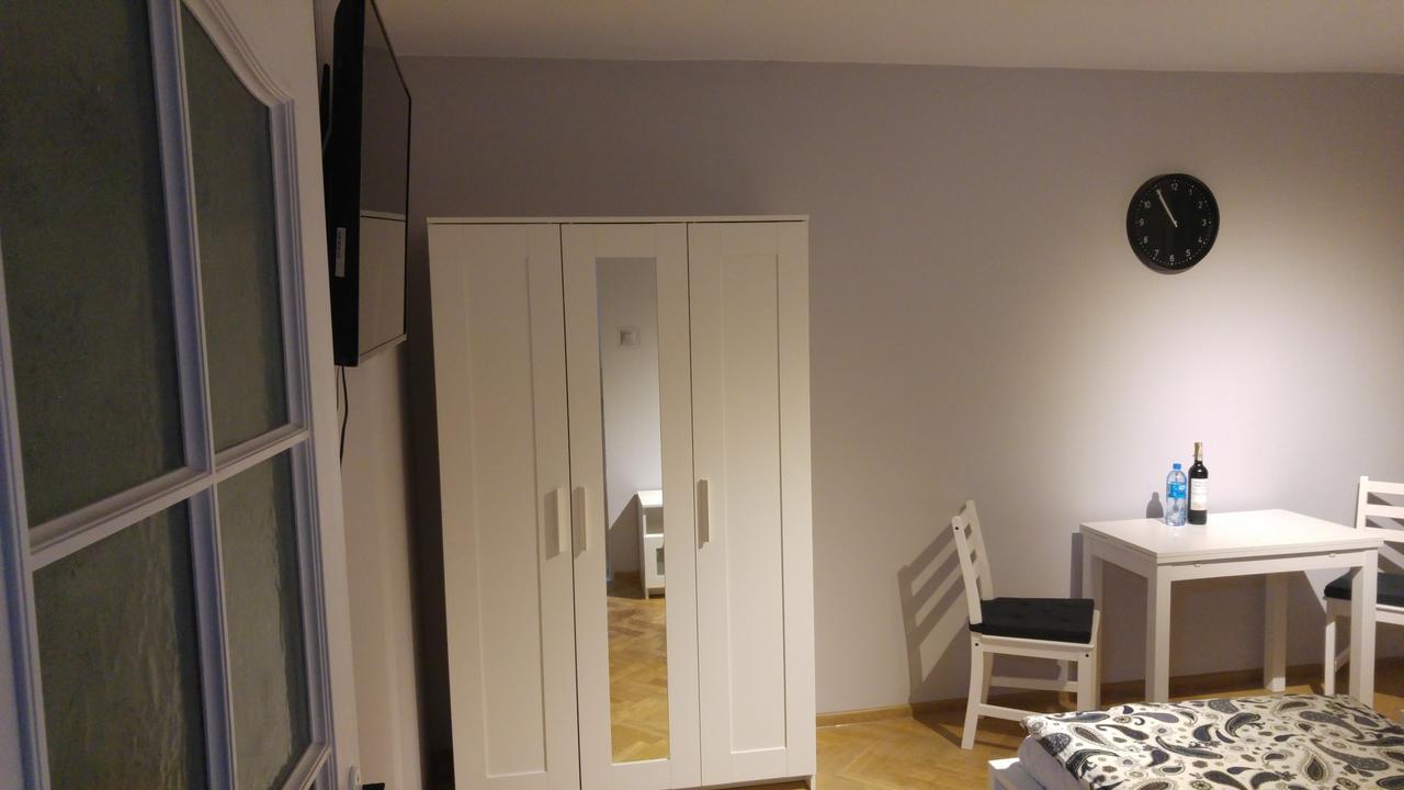 Rent0Nline Niepodleglosci Rooms Metro 바르샤바 외부 사진