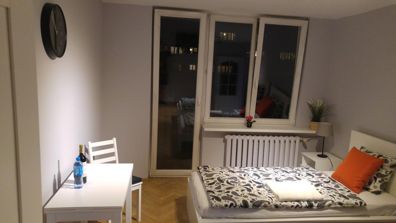 Rent0Nline Niepodleglosci Rooms Metro 바르샤바 외부 사진