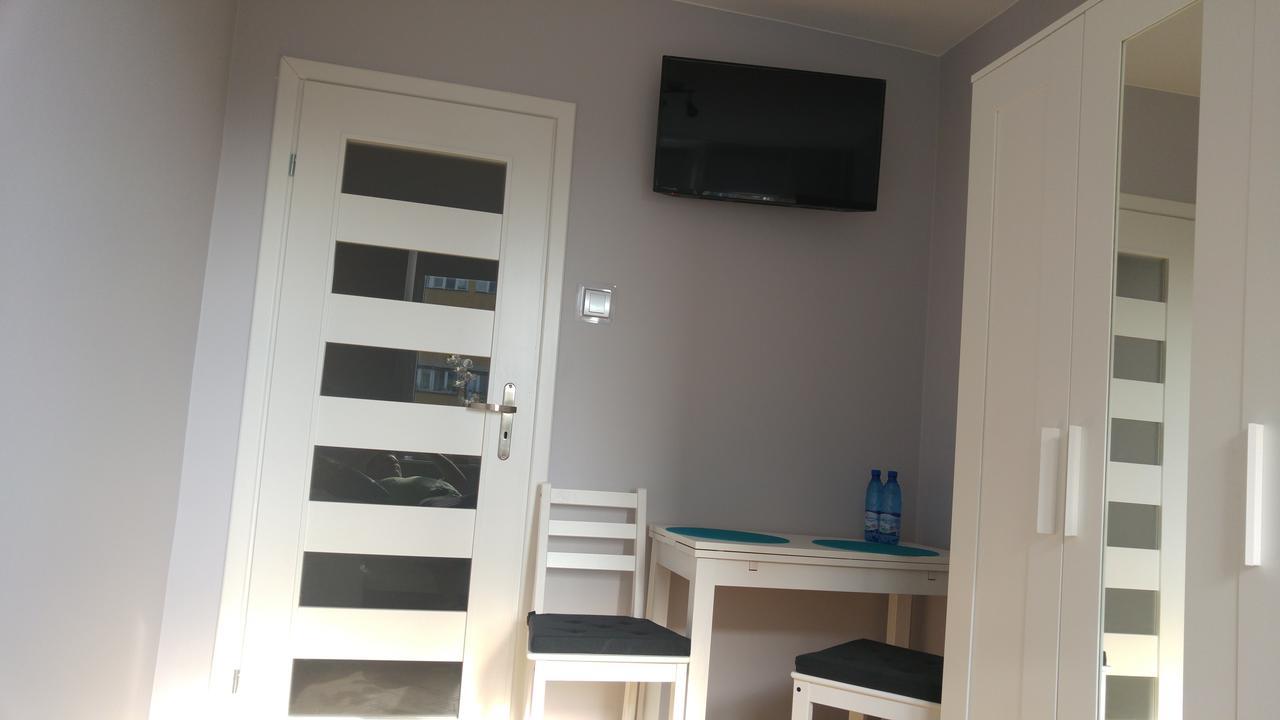 Rent0Nline Niepodleglosci Rooms Metro 바르샤바 외부 사진