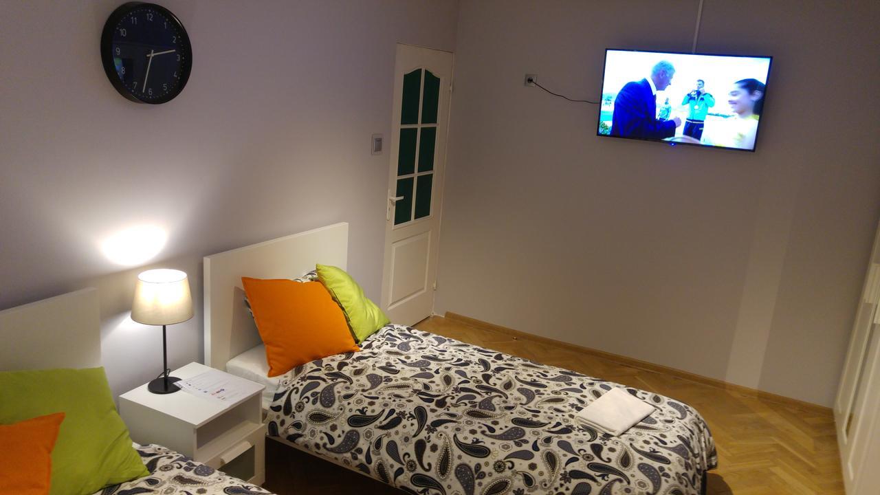 Rent0Nline Niepodleglosci Rooms Metro 바르샤바 외부 사진