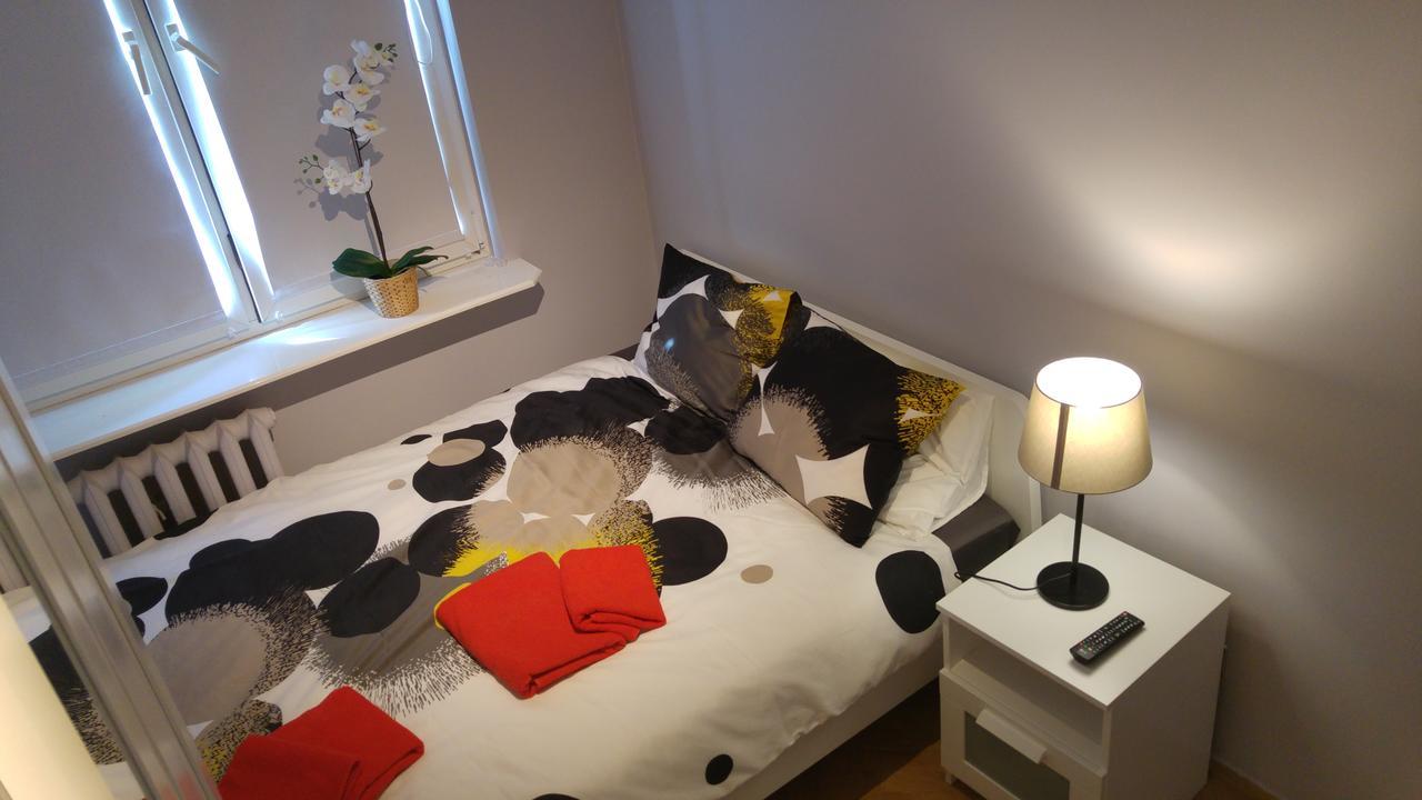 Rent0Nline Niepodleglosci Rooms Metro 바르샤바 외부 사진